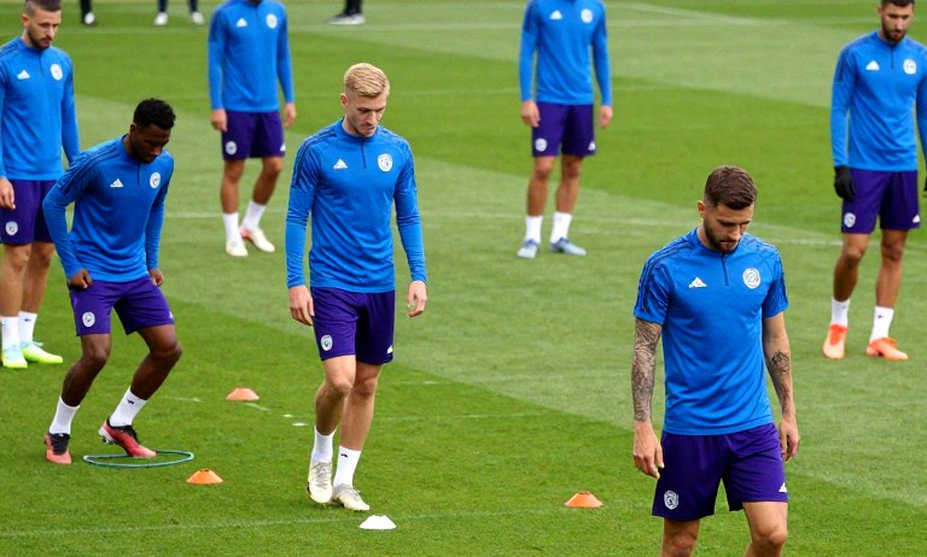 V.League không thiếu tiền — nó thiếu sổ sách V.League không thiếu tiền — nó thiếu sổ sách