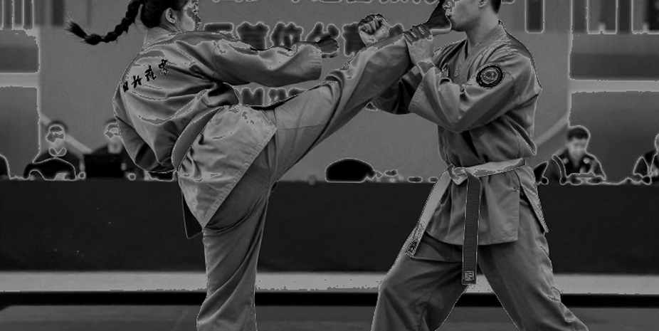 Sáu tổ chức, hơn 50 chiếc đai: Ngai vàng MMA bị xẻ và cái bẫy mang tên 'cùng một hạng cân'