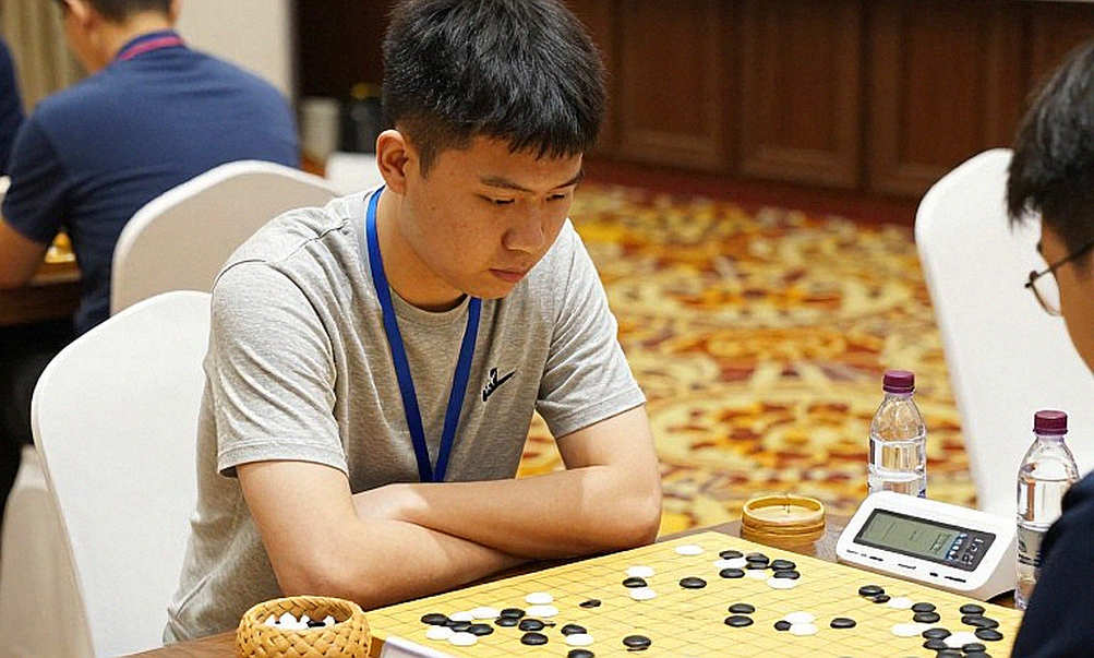 Nước 3.d4 và cái tên không có trên bảng xếp hạng