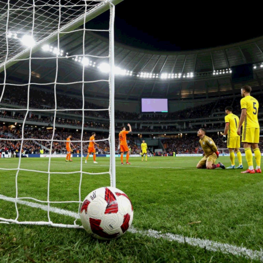 Stamford Bridge, đêm của sáu bàn: Khi Leeds tự tháo hàng thủ và Chelsea thu hoạch Stamford Bridge, đêm của sáu bàn: Khi Leeds tự tháo hàng thủ và Chelsea thu hoạch