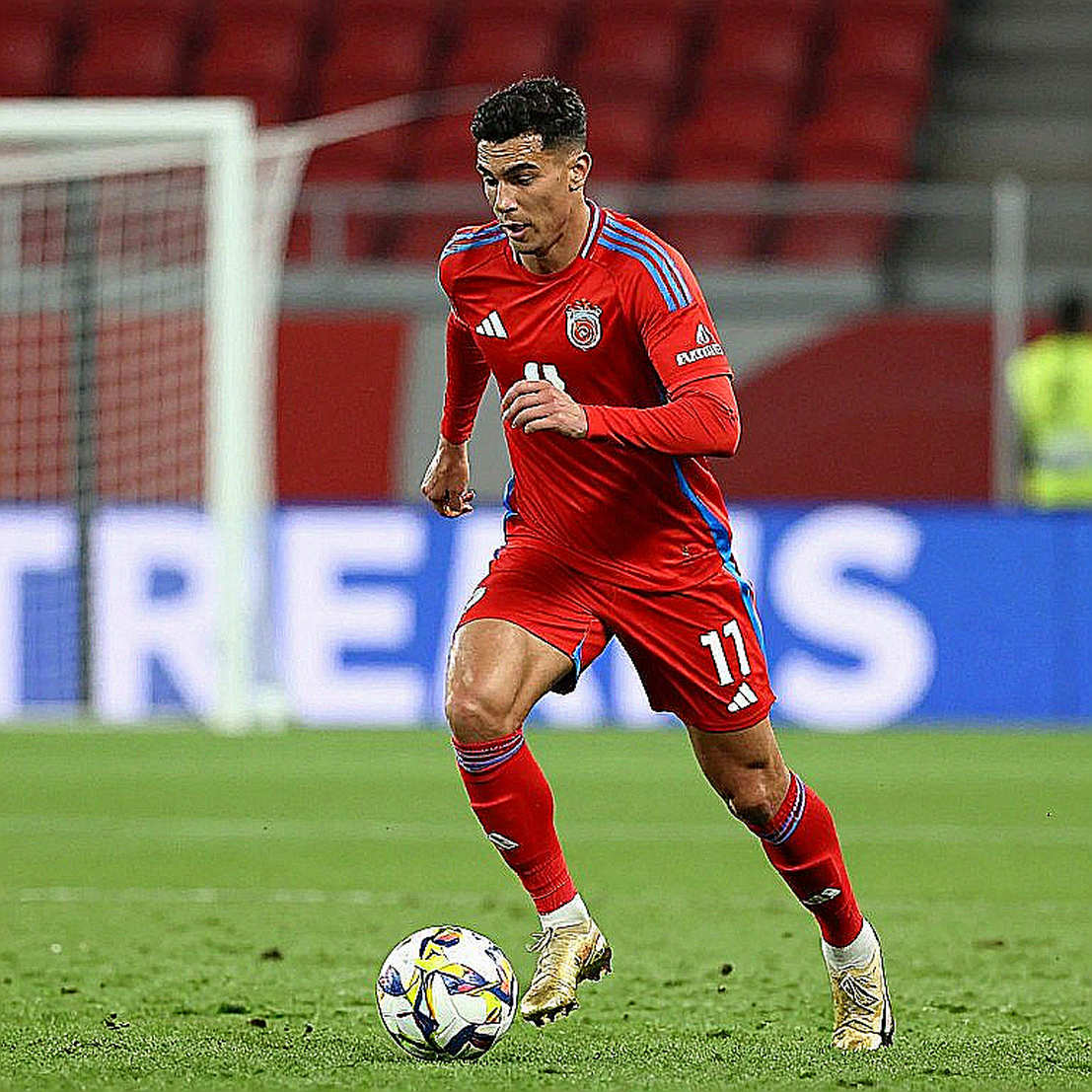 Bàn tiệc bốn chiếc ghế của Mbappé: Khi người hùng đi tìm người hùng Bàn tiệc bốn chiếc ghế của Mbappé: Khi người hùng đi tìm người hùng