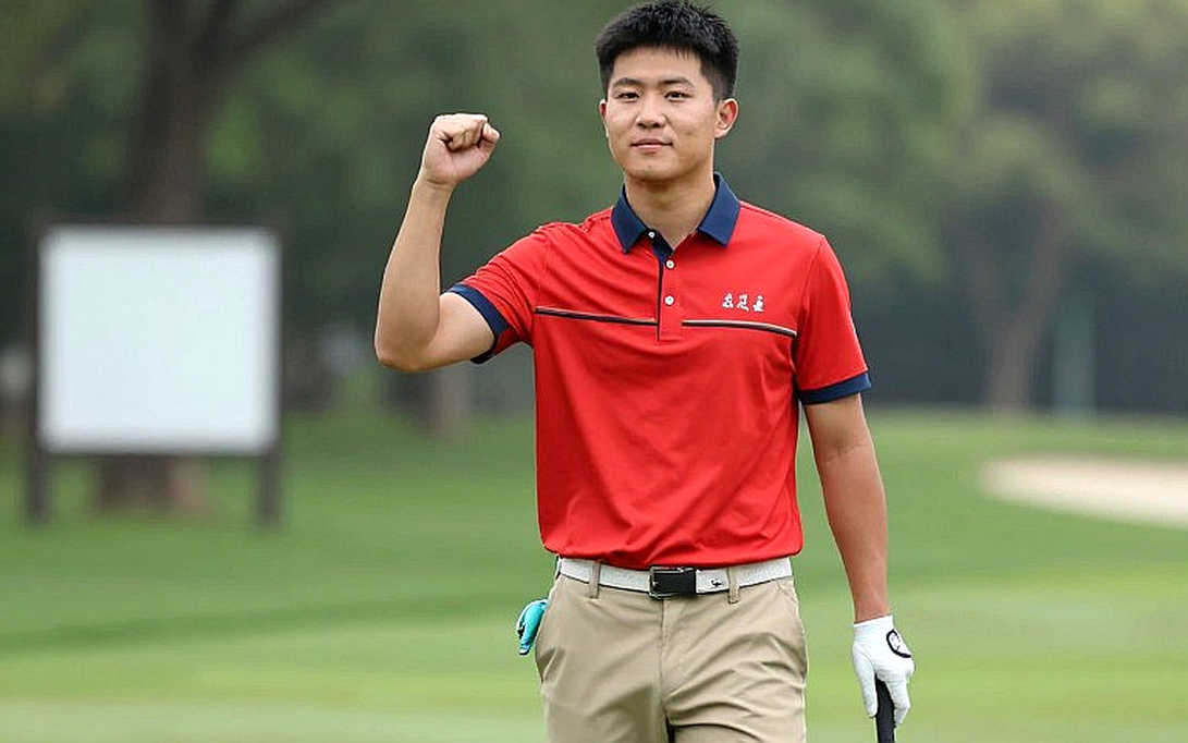 Hai tuần của Sandy Scott: tấm thẻ PGA Tour 2027 đã có, cổ tay phải thì chưa