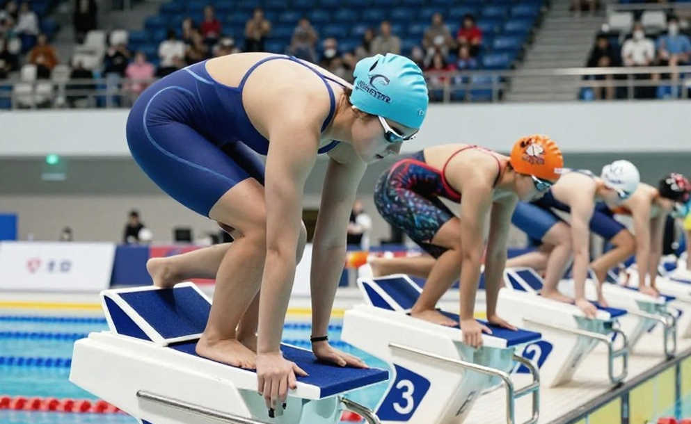 Koschmann 49.62/1:47.47: Northwestern mua một đường cong, không mua một suất chung kết