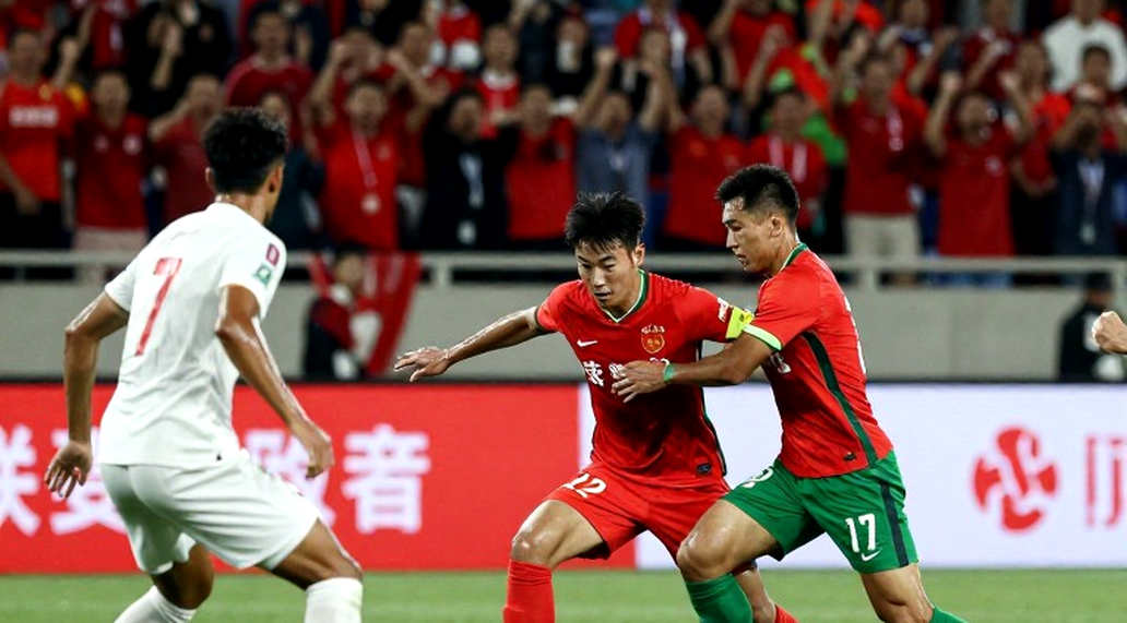 Persija kết liễu 3,5 năm 'bóng ma' derby Jakarta: Mamut ghi bàn ở phút 90+5 tại El Clasico Indonesia Persija kết liễu 3,5 năm 'bóng ma' derby Jakarta: Mamut ghi bàn ở phút 90+5 tại El Clasico Indonesia