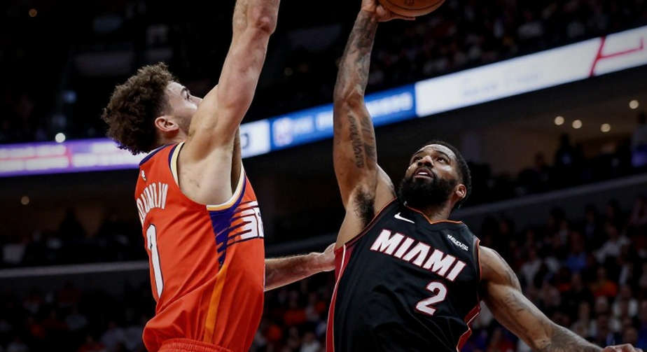 Jizzle James rời Charlotte: Khi câu chuyện ngoài sân bóng trở thành dữ liệu duy nhất Jizzle James rời Charlotte: Khi câu chuyện ngoài sân bóng trở thành dữ liệu duy nhất