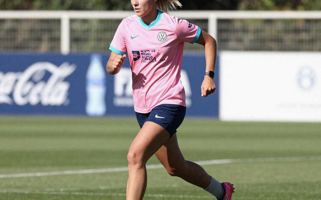 Guardado đặt trọn niềm tin vào Aguirre: Khi Valencia chọn ký ức thay vì bản thiết kế Guardado đặt trọn niềm tin vào Aguirre: Khi Valencia chọn ký ức thay vì bản thiết kế