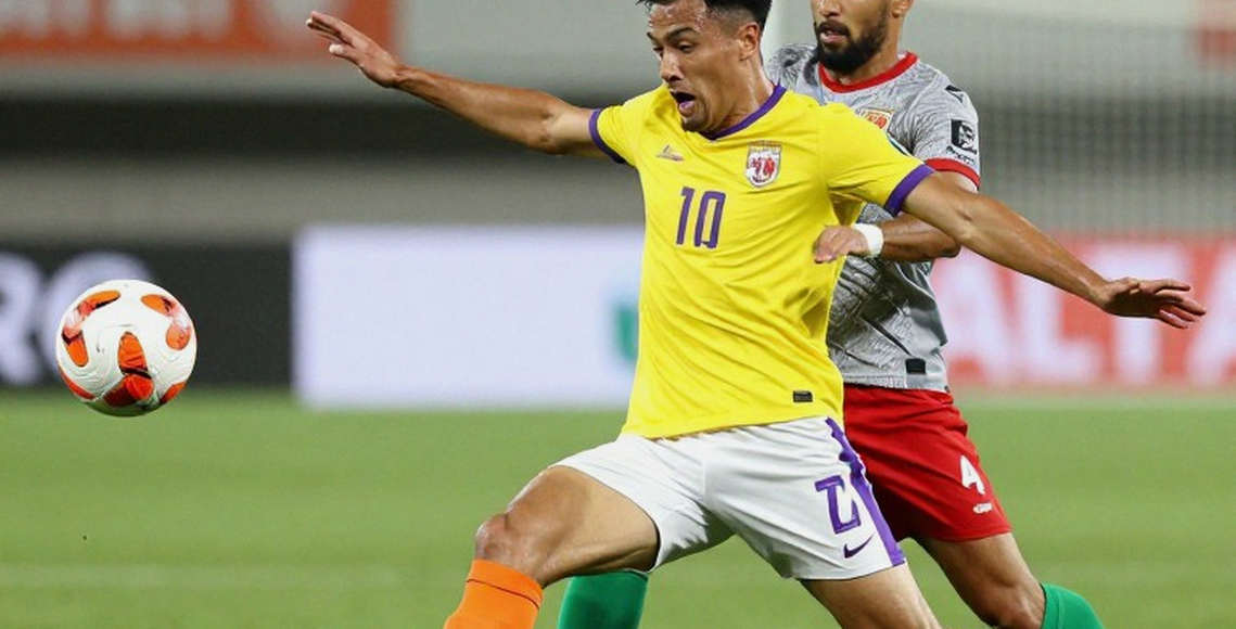 Guardado đặt trọn niềm tin vào Aguirre: Khi Valencia chọn ký ức thay vì bản thiết kế Guardado đặt trọn niềm tin vào Aguirre: Khi Valencia chọn ký ức thay vì bản thiết kế