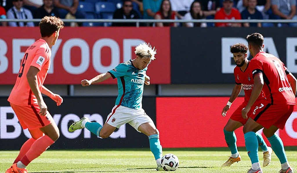 Phút 101, Depay và khoảng lặng giữa hai tiếng còi của Corinthians Phút 101, Depay và khoảng lặng giữa hai tiếng còi của Corinthians