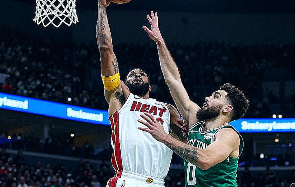 Kyrie Irving trở lại sau 586 ngày: cú layup đẹp, tiếng reo lớn, và khoảng trống dữ liệu không ai lấp