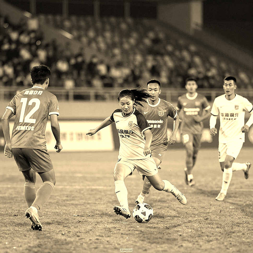 Thailand vs Vietnam at ASEAN Cup 2026: Chanathip Songkrasin and Anthony Hudson's Rotation Gamble Thailand vs Vietnam at ASEAN Cup 2026: Chanathip Songkrasin and Anthony Hudson's Rotation Gamble